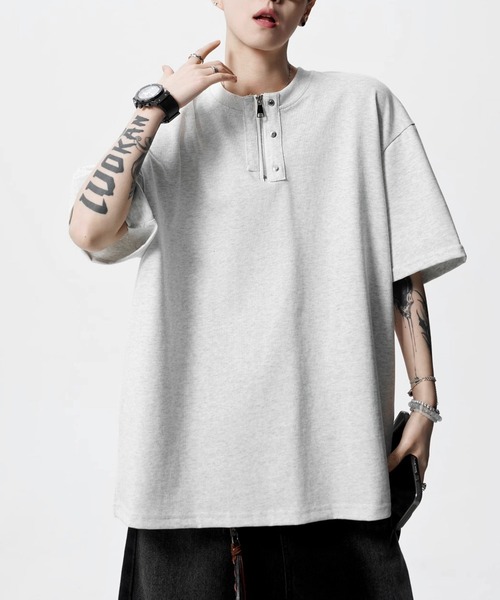 JOHNNY WOLF(ジョニーウルフ)の「CRUEL ジップアップ オーバーサイズ ヘンリーネックTシャツ(Tシャツ/カットソー・メンズ・ホワイト/ライトグレー/ブラック・M/L/XL)」の3枚目の写真