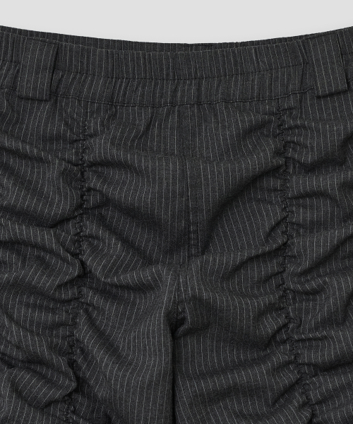 TYPESERVICE（タイプサービス）の「Shirred Texture Capri Pants [Charcoal]（その他パンツ・レディース・その他・FREE）」の4枚目の写真