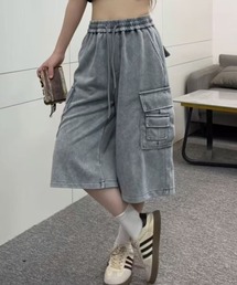 ルーズなシルエットとカーゴデザインが今っぽい！ストリート感漂うリラックスハーフパンツ