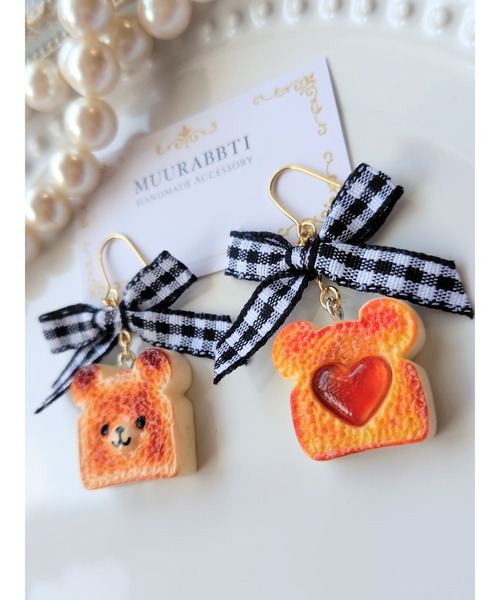 VIBGYOR(ヴィブジョー)の「【MUURABBTI】くまちゃんハートジャムトーストピアス(MA)(ピアス(両耳用)・レディース・ブラック/ピンク・FREE)」の6枚目の写真