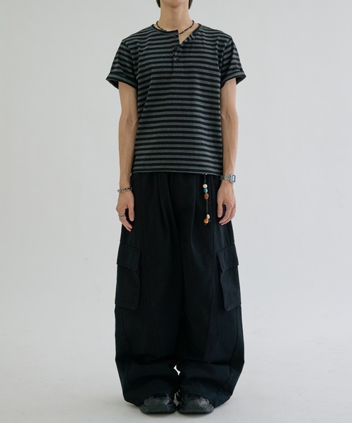 EPNK(イーピーエヌケー)の「Tuck utility cargo pants / タックユーティリティカーゴパンツ(カーゴパンツ・メンズ・ブラック/チャコールグレー・MEDIUM/LARGE/SMALL)」の6枚目の写真