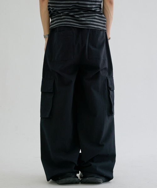 EPNK(イーピーエヌケー)の「Tuck utility cargo pants / タックユーティリティカーゴパンツ(カーゴパンツ・メンズ・ブラック/チャコールグレー・MEDIUM/LARGE/SMALL)」の9枚目の写真