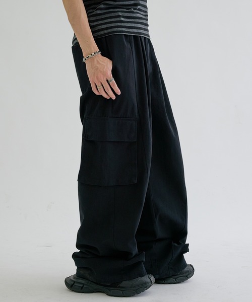 EPNK(イーピーエヌケー)の「Tuck utility cargo pants / タックユーティリティカーゴパンツ(カーゴパンツ・メンズ・ブラック/チャコールグレー・MEDIUM/LARGE/SMALL)」の8枚目の写真