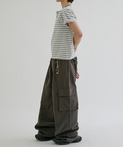 EPNK(イーピーエヌケー)の「Tuck utility cargo pants / タックユーティリティカーゴパンツ(カーゴパンツ・メンズ・ブラック/チャコールグレー・MEDIUM/LARGE/SMALL)」の20枚目の写真