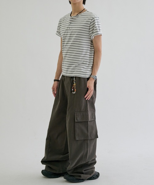 EPNK(イーピーエヌケー)の「Tuck utility cargo pants / タックユーティリティカーゴパンツ(カーゴパンツ・メンズ・ブラック/チャコールグレー・MEDIUM/LARGE/SMALL)」の19枚目の写真