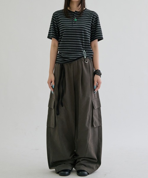 EPNK(イーピーエヌケー)の「Tuck utility cargo pants / タックユーティリティカーゴパンツ(カーゴパンツ・メンズ・ブラック/チャコールグレー・MEDIUM/LARGE/SMALL)」の14枚目の写真
