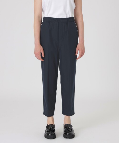 BLUE LABEL CRESTBRIDGE(ブルーレーベルクレストブリッジ)の「【はっ水】【UVカット】【接触冷感】ストレッチプルーフクロステーパードパンツ(その他パンツ・レディース・ダークネイビー/ベージュ・38/36/40)」の2枚目の写真