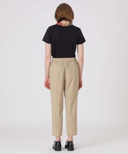 BLUE LABEL CRESTBRIDGE(ブルーレーベルクレストブリッジ)の「【はっ水】【UVカット】【接触冷感】ストレッチプルーフクロステーパードパンツ(その他パンツ・レディース・ダークネイビー/ベージュ・38/36/40)」の7枚目の写真