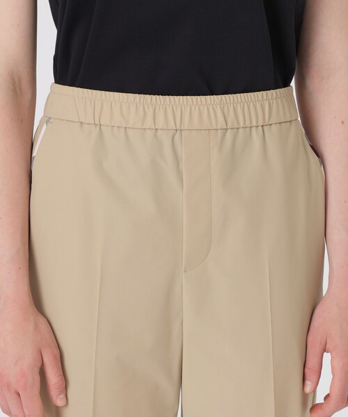 BLUE LABEL CRESTBRIDGE(ブルーレーベルクレストブリッジ)の「【はっ水】【UVカット】【接触冷感】ストレッチプルーフクロステーパードパンツ(その他パンツ・レディース・ダークネイビー/ベージュ・38/36/40)」の6枚目の写真