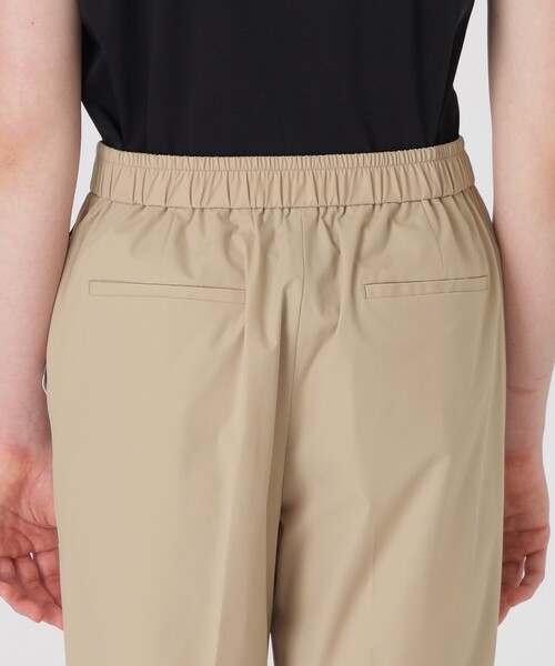 BLUE LABEL CRESTBRIDGE(ブルーレーベルクレストブリッジ)の「【はっ水】【UVカット】【接触冷感】ストレッチプルーフクロステーパードパンツ(その他パンツ・レディース・ダークネイビー/ベージュ・38/36/40)」の5枚目の写真