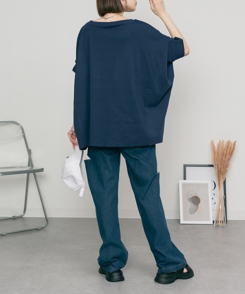 MARAI(マーライ)の「ドルマン半袖ボートネックカットソー Tシャツ コットン100% 無地(Tシャツ/カットソー・レディース・ネイビー/杢グレー・4L~5L)」の16枚目の写真