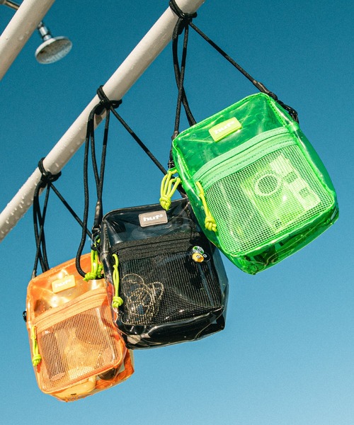 HUF(ハフ)の「MERCER TRANSPARENT SIDE BAG(バックパック/リュック・メンズ・グリーン/オレンジ/ブラック系その他・O/S)」の4枚目の写真