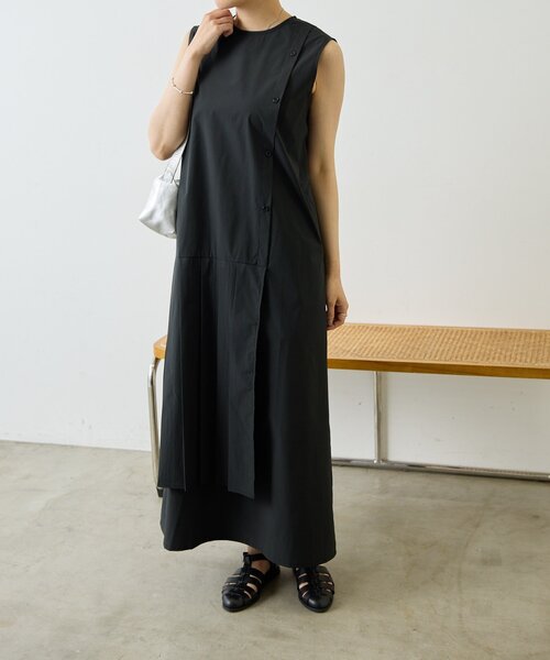 ear PAPILLONNER(イアパピヨネ)の「ノースリビッグプリーツワンピース【SUM1 STYLE】(ワンピース・レディース・カーキ/ブラック・FREE)」の3枚目の写真