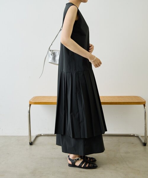 ear PAPILLONNER(イアパピヨネ)の「ノースリビッグプリーツワンピース【SUM1 STYLE】(ワンピース・レディース・カーキ/ブラック・FREE)」の19枚目の写真