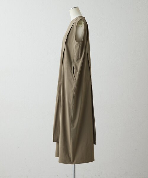 ear PAPILLONNER(イアパピヨネ)の「ノースリビッグプリーツワンピース【SUM1 STYLE】(ワンピース・レディース・カーキ/ブラック・FREE)」の9枚目の写真