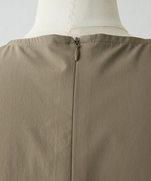 ear PAPILLONNER(イアパピヨネ)の「ノースリビッグプリーツワンピース【SUM1 STYLE】(ワンピース・レディース・カーキ/ブラック・FREE)」の14枚目の写真