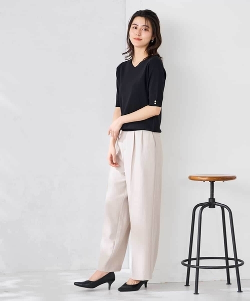 a.v.v(アーヴェヴェ)の「ハーフスリーブVネックサマーニット【WEB限定/洗える/接触冷感/UVカット】(ニット/セーター・レディース・オレンジ/ネイビー/ダークインディゴブルー/グレー系その他/ブラック・38/42/36/40)」の21枚目の写真