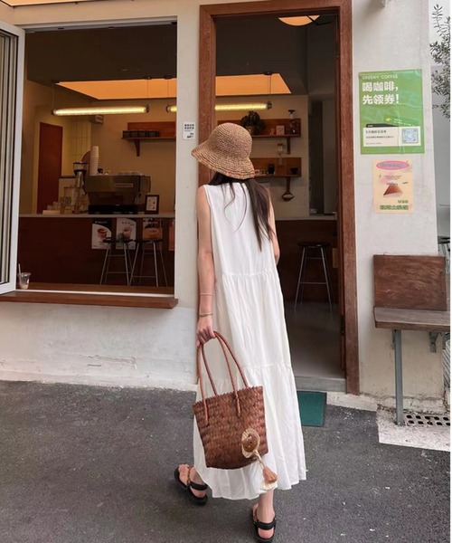 LUCPY(ラクピー)の「ノースリーブティアードフレアワンピース(ワンピース・レディース・ホワイト・X-LARGE/LARGE/MEDIUM/SMALL)」の5枚目の写真