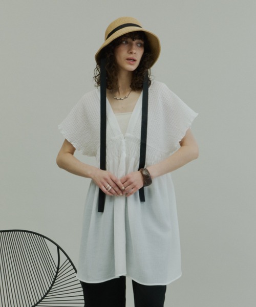 Plumel(プルメル)の「Crinkle Gauze Shoulder-Shirred Tunic / ショルダーシャーリングチュニック(Tシャツ/カットソー・レディース・チャコールグレー/オフホワイト・MEDIUM)」の12枚目の写真