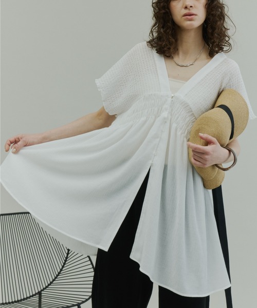 Plumel(プルメル)の「Crinkle Gauze Shoulder-Shirred Tunic / ショルダーシャーリングチュニック(Tシャツ/カットソー・レディース・チャコールグレー/オフホワイト・MEDIUM)」の6枚目の写真
