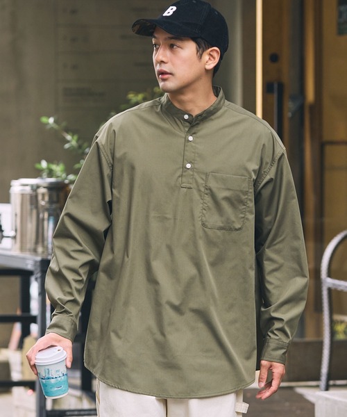 THE CRAFT CREW PRODUCTS(ザクラフトクループロダクツ)の「【MULTI FUNCTIONALシリーズ】オーバーサイズ バンドカラー 長袖プルオーバーシャツ / 抗菌防臭・イージーケア【THE CRAFT CREW PRODUCTS】(シャツ/ブラウス・メンズ・チャコール/オフホワイト/ダークネイビー/サックスブルー/ダークオリーブ・S/M/L)」の3枚目の写真