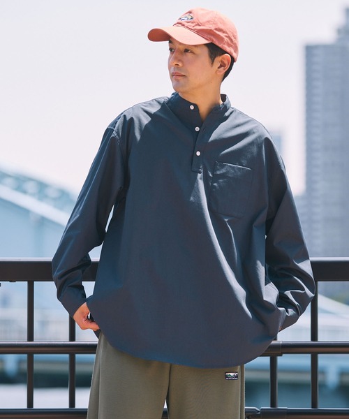 THE CRAFT CREW PRODUCTS(ザクラフトクループロダクツ)の「【MULTI FUNCTIONALシリーズ】オーバーサイズ バンドカラー 長袖プルオーバーシャツ / 抗菌防臭・イージーケア【THE CRAFT CREW PRODUCTS】(シャツ/ブラウス・メンズ・チャコール/オフホワイト/ダークネイビー/サックスブルー/ダークオリーブ・S/M/L)」の13枚目の写真