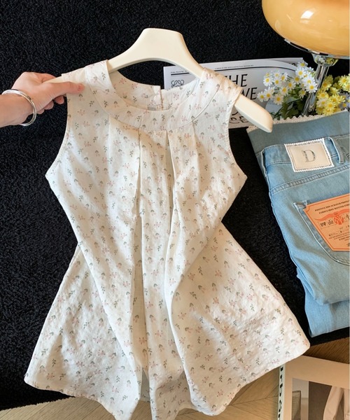 LUCPY(ラクピー)の「フラワープリントペプラムブラウス(シャツ/ブラウス・レディース・ホワイト/ピンク・LARGE/SMALL/MEDIUM)」の3枚目の写真