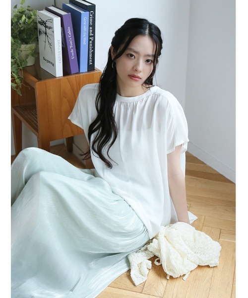 fifth(フィフス)の「【shieセレクト】【接触冷感】衿元ギャザーブラウス(シャツ/ブラウス・レディース・ブラック/ブルー/ホワイト・M)」の4枚目の写真