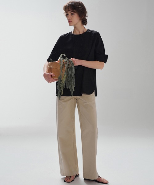 Bie(ビエ)の「コットン ワイドストレートパンツ(その他パンツ・レディース・ベージュ/オフホワイト/ブラック・S/L/M)」の12枚目の写真