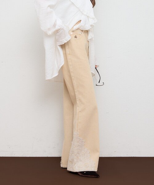 mystic(ミスティック)の「裾レースフレアデニム(デニムパンツ・レディース・ベージュ/ブルー・1/2)」の20枚目の写真