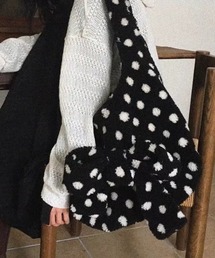 【大容量／A4サイズ対応可能】ボアリボンワンショルダーバッグ