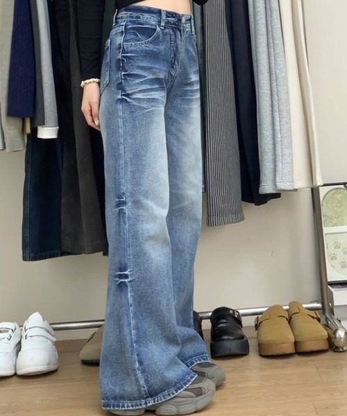 MEMECLE(メメクル)の「【 MEMECLE / メメクル 】ヴィンテージウォッシュフレアデニムパンツ(デニムパンツ・レディース・ブルー・SMALL/LARGE/MEDIUM)」の4枚目の写真