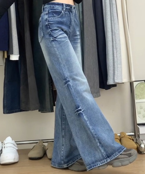 MEMECLE(メメクル)の「【 MEMECLE / メメクル 】ヴィンテージウォッシュフレアデニムパンツ(デニムパンツ・レディース・ブルー・SMALL/LARGE/MEDIUM)」の5枚目の写真