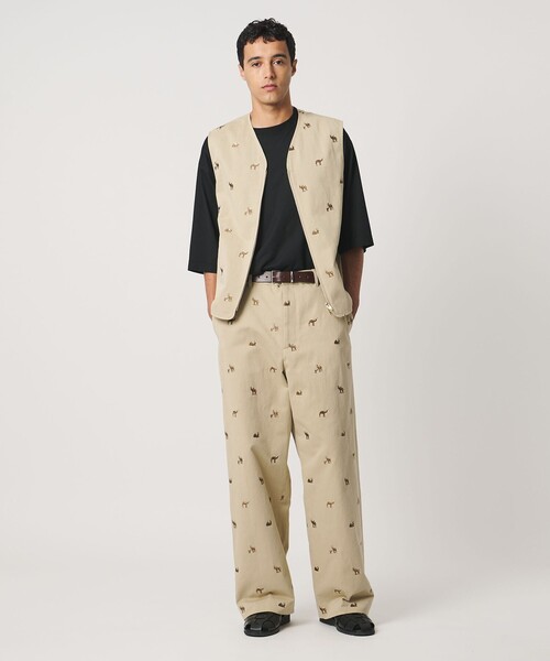 LOEFF(ロエフ)の「<LOEFF>キャメル エンブロイダリー チノパンツ MENS(チノパンツ・メンズ・ベージュ・2/1)」の5枚目の写真