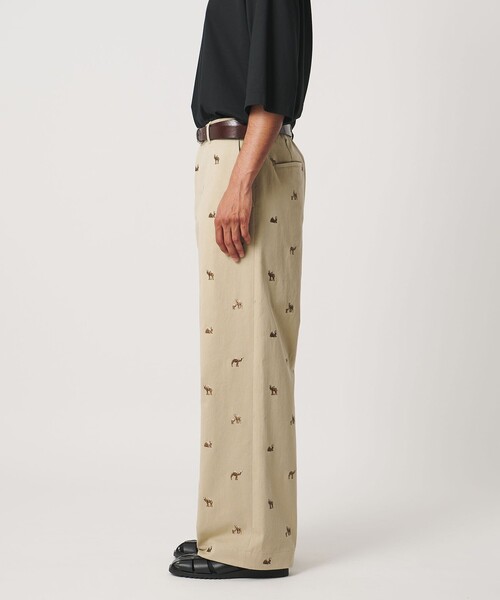 LOEFF(ロエフ)の「<LOEFF>キャメル エンブロイダリー チノパンツ MENS(チノパンツ・メンズ・ベージュ・2/1)」の8枚目の写真