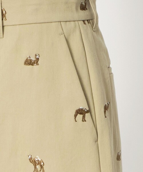 LOEFF(ロエフ)の「<LOEFF>キャメル エンブロイダリー チノパンツ MENS(チノパンツ・メンズ・ベージュ・2/1)」の13枚目の写真