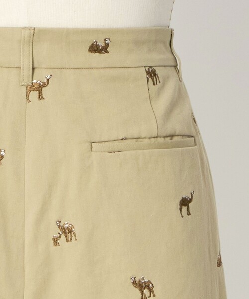 LOEFF(ロエフ)の「<LOEFF>キャメル エンブロイダリー チノパンツ MENS(チノパンツ・メンズ・ベージュ・2/1)」の14枚目の写真