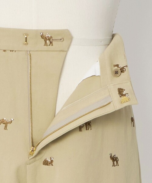 LOEFF(ロエフ)の「<LOEFF>キャメル エンブロイダリー チノパンツ MENS(チノパンツ・メンズ・ベージュ・2/1)」の15枚目の写真