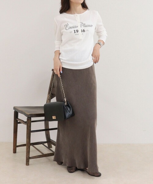 fredy emue(フレディエミュ)の「ヘンリーネックグラフィックロンTシャツ(Tシャツ/カットソー・レディース・オフホワイト/ベビーピンク・38)」の4枚目の写真