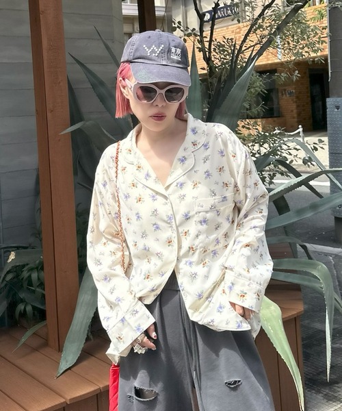 Alley Tokyo（アリートーキョー）の「【セットアップで着られる】花柄パジャマゆるシャツ（シャツ/ブラウス・レディース・オフホワイト/ブラック・FREE）」の5枚目の写真