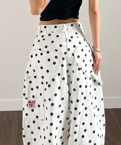 Achic(アシック)の「26AW ハートポケット付きドット柄ワイドデニムパンツ(デニムパンツ・レディース・ホワイト・M/L)」の14枚目の写真