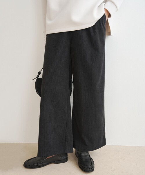UNFILO(アンフィーロ)の「ストレッチコーデュロイ ワイドパンツ(その他パンツ・レディース・ベージュ系/ネイビー系/グレー系・X-LARGE)」の15枚目の写真