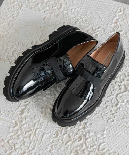 inter-chaussures(インターショシュール)の「【INTER-CHAUSSURES】リボンキルトタンクソールシューズ(I61607)(ローファー・レディース・ブラック系その他/ブラック・37/38)」の2枚目の写真