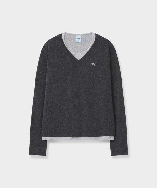GRUNDEN(グルンデン)の「レイヤードVネックニット(チャコール)_GACUJTS02CH(ニット/セーター・レディース・その他・1/2)」の1枚目の写真