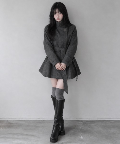 Aelina(エリナ)の「ベルト付きステンカラーメルトンコート(ステンカラーコート・レディース・ダークグレー/ベージュ・FREE)」の17枚目の写真