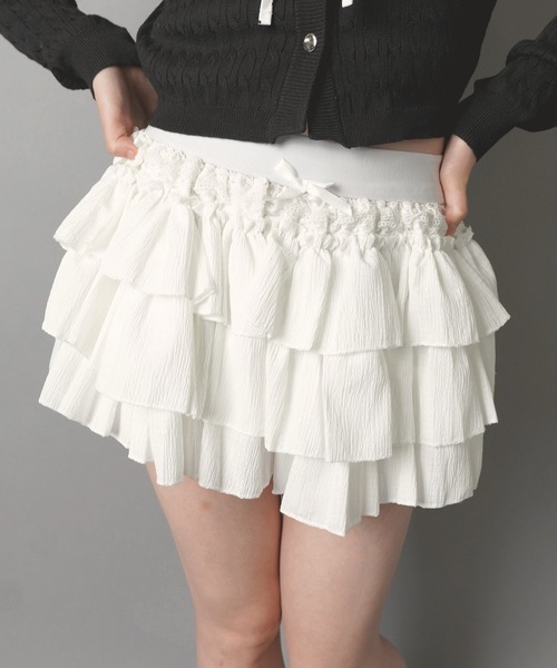 SPINNS(スピンズ)の「フリルミニスカート/リボン/韓国ガーリー(スカート・レディース・ホワイト/ブラック・ONESIZE)」の2枚目の写真