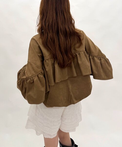 w closet(ダブルクローゼット)の「スウェードライクフリルブルゾン(ブルゾン・レディース・アイボリー/ピンク/グレー/ブラウン・MEDIUM/SMALL)」の14枚目の写真