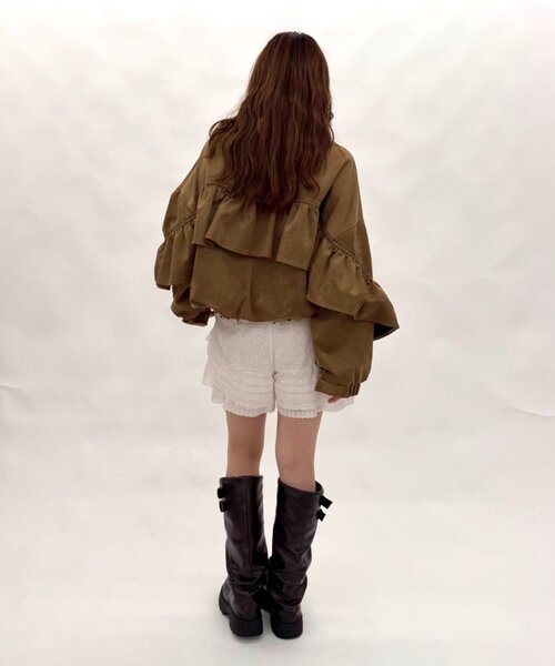 w closet(ダブルクローゼット)の「スウェードライクフリルブルゾン(ブルゾン・レディース・アイボリー/ピンク/グレー/ブラウン・MEDIUM/SMALL)」の17枚目の写真