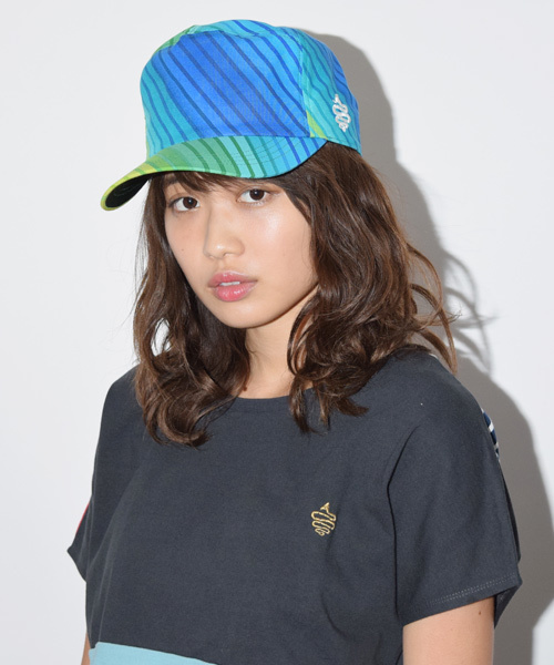 ALDIES（アールディーズ）の「Extremly Cap 総柄 スナップバック キャップ（キャップ・メンズ・ネイビー/ブルー系その他・FREE）」の2枚目の写真