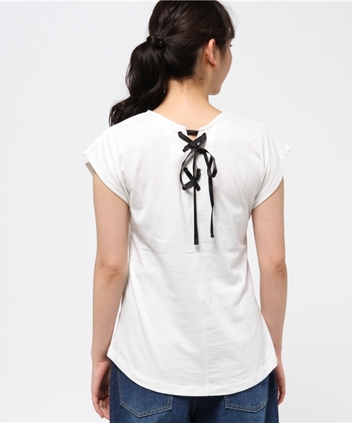 ikka(イッカ)の「バックレースアッププルオーバー(Tシャツ/カットソー・レディース・オフホワイト/グレー/ブラック・LARGE/MEDIUM)」の1枚目の写真